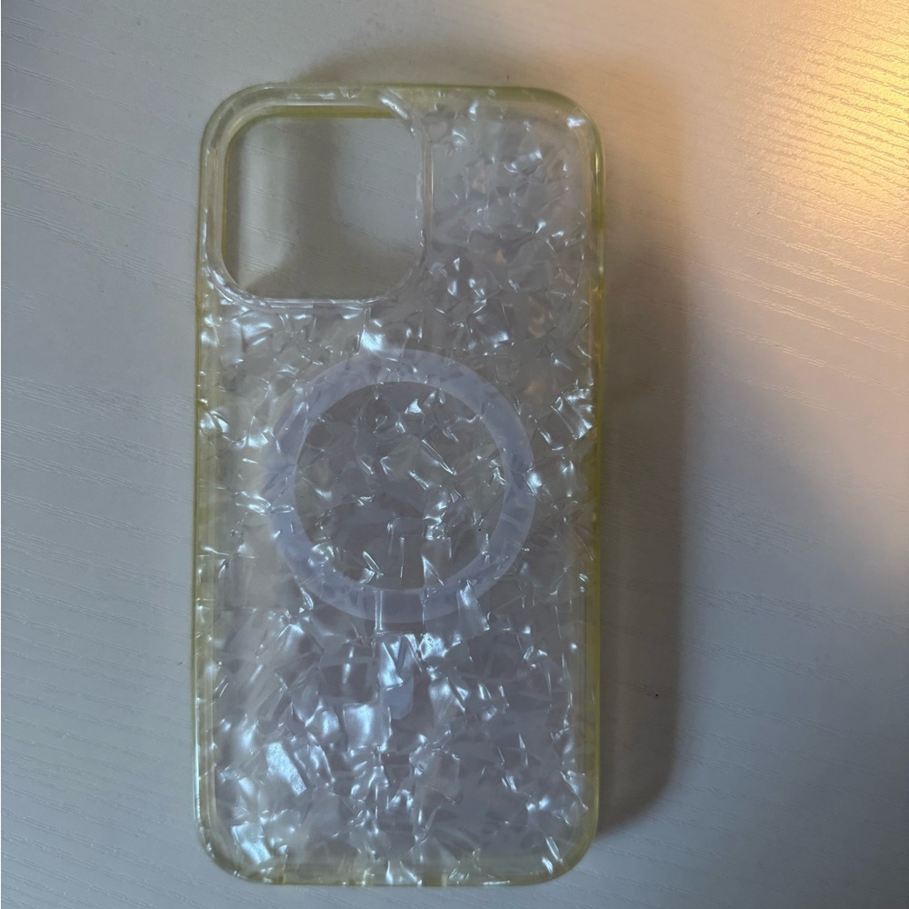 Iridescent Phone case with MagSafe